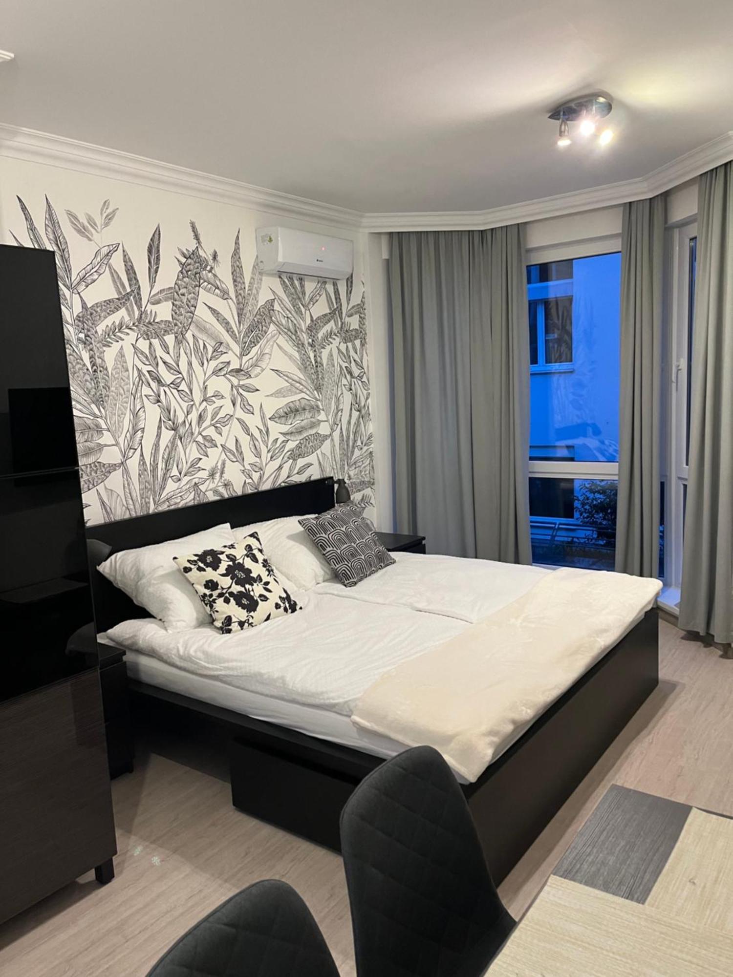 Ildiko's 2 Bedroom Cosy Appartamento